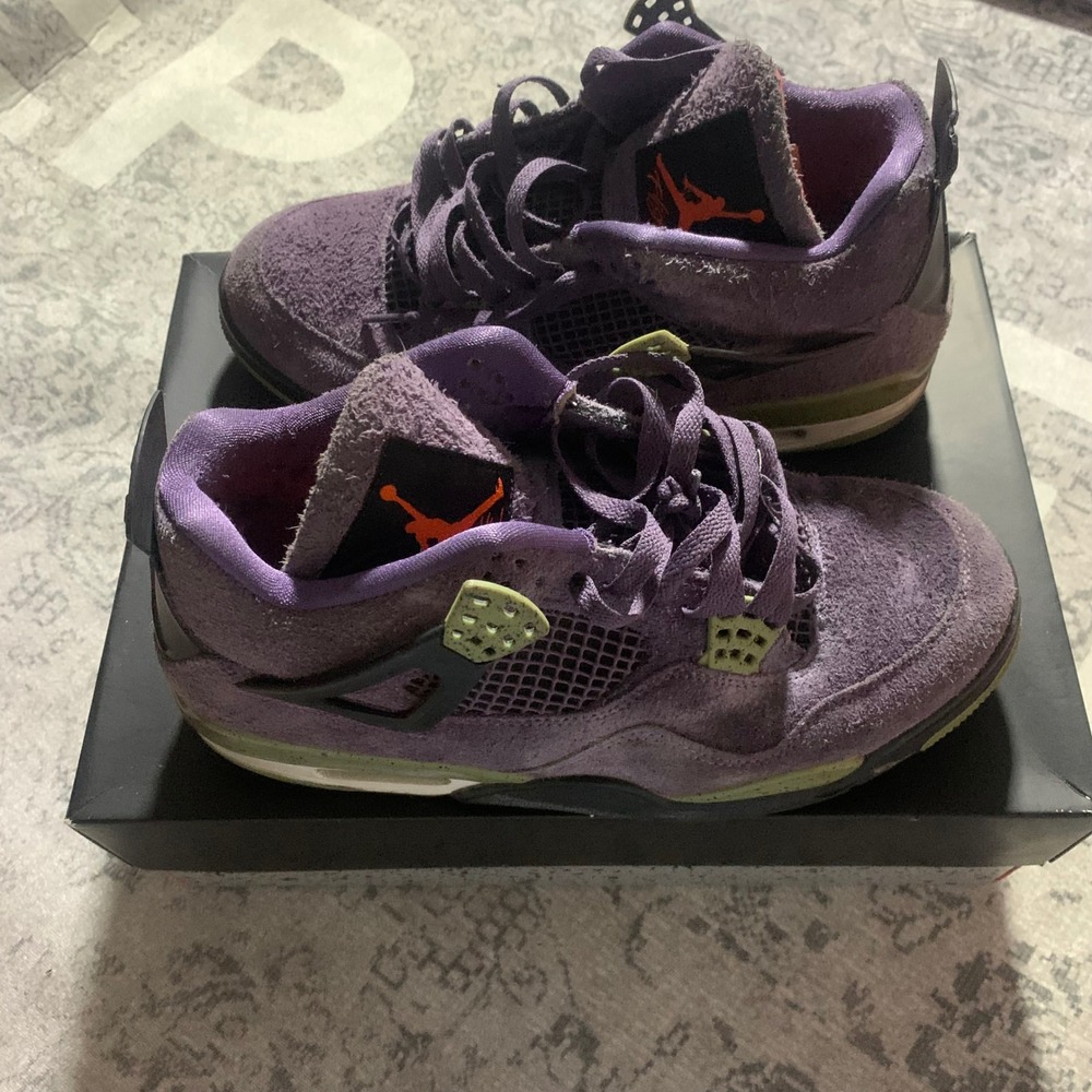 Jordan 4 Retro Canyon Purple Womens Size 11 Purple Suede AQ9129-500